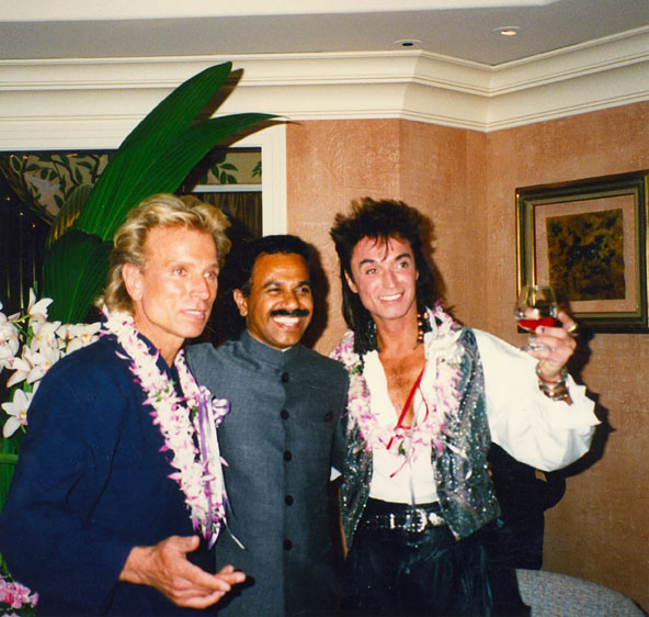 Professor Sasi with palmistry clients, famed illusionists Siegfried & Roy in Las Vegas, Nevada